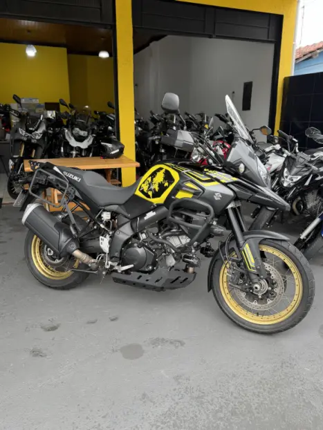 SUZUKI V-Strom DL 1000 A, Foto 1