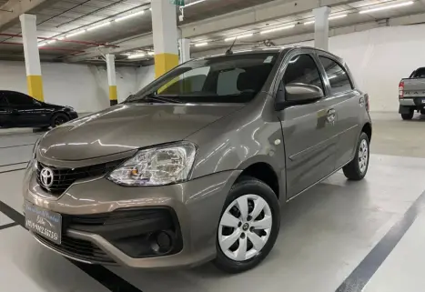 TOYOTA Etios Hatch 1.5 16V 4P FLEX XS AUTOM�TICO, Foto 2