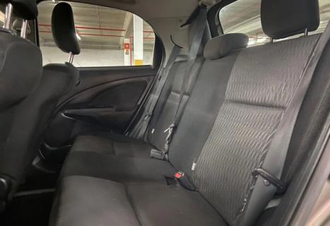 TOYOTA Etios Hatch 1.5 16V 4P FLEX XS AUTOM�TICO, Foto 6