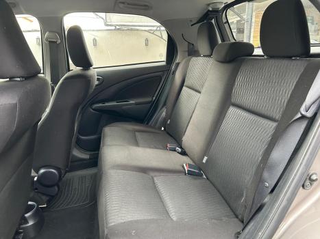 TOYOTA Etios Hatch 1.5 16V 4P FLEX XS AUTOMTICO, Foto 4