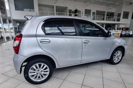 TOYOTA Etios Hatch 1.5 16V 4P FLEX XLS, Foto 4