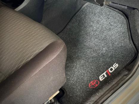 TOYOTA Etios Hatch 1.3 16V 4P FLEX X, Foto 15