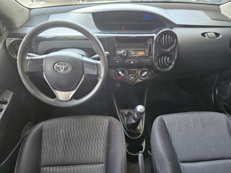 TOYOTA Etios Hatch 1.3 16V 4P FLEX X, Foto 8