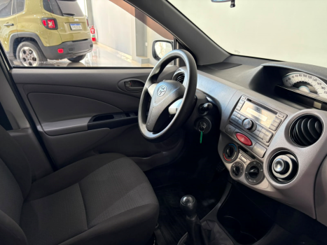 TOYOTA Etios Hatch 1.3 16V 4P FLEX XS, Foto 9