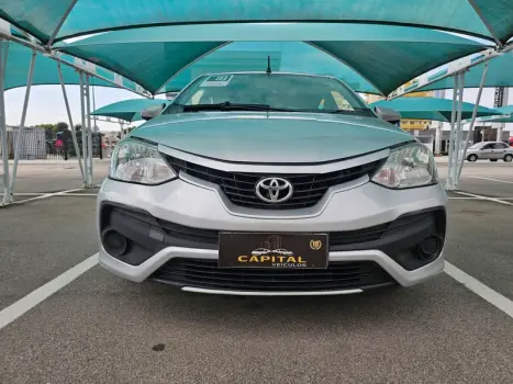 TOYOTA Etios Hatch 1.3 16V 4P FLEX X, Foto 6