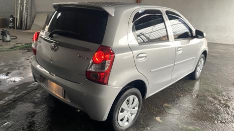 TOYOTA Etios Hatch 1.3 16V 4P FLEX X, Foto 6