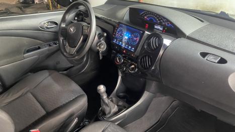 TOYOTA Etios Hatch 1.3 16V 4P FLEX X, Foto 10