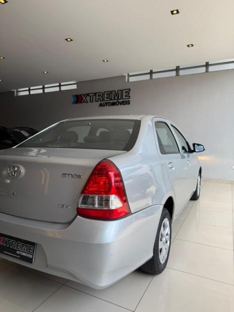 TOYOTA Etios Sedan 1.5 16V 4P FLEX X PLUS AUTOM�TICO, Foto 3