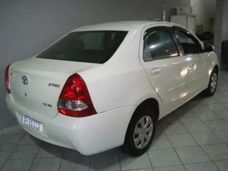 TOYOTA Etios Sedan 1.5 16V 4P FLEX XS, Foto 2