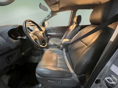 TOYOTA Hilux Caminhonete 3.0 16V 4P SRV TURBO DIESEL CABINE DUPLA, Foto 12