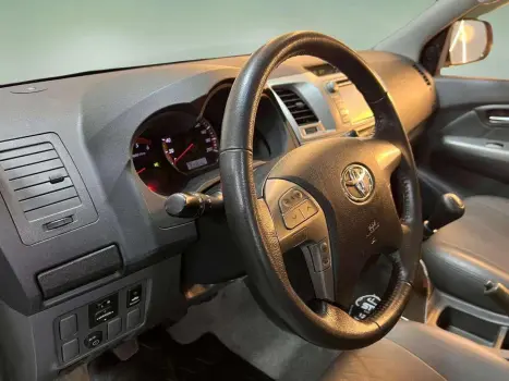 TOYOTA Hilux Caminhonete 3.0 16V 4P SRV TURBO DIESEL CABINE DUPLA, Foto 13