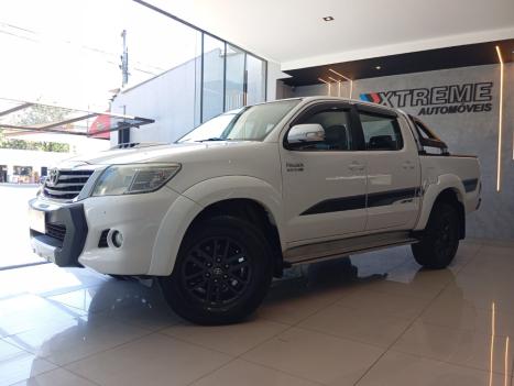 TOYOTA Hilux Caminhonete 3.0 4P 4X4 TURBO DIESEL CABINE DUPLA LIMITED EDITION AUTOMÁTICO, Foto 2 TOYOTA Hilux Caminhonete 3.0 4P 4X4 TURBO DIESEL CABINE DUPLA LIMITED EDITION AUTOMÁTICO, Foto 2