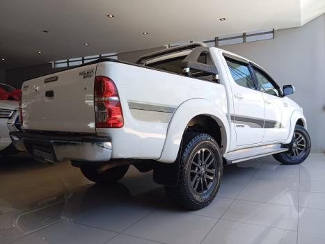 TOYOTA Hilux Caminhonete 3.0 4P 4X4 TURBO DIESEL CABINE DUPLA LIMITED EDITION AUTOMÁTICO, Foto 3 TOYOTA Hilux Caminhonete 3.0 4P 4X4 TURBO DIESEL CABINE DUPLA LIMITED EDITION AUTOMÁTICO, Foto 3