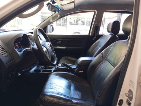 TOYOTA Hilux Caminhonete 3.0 4P 4X4 TURBO DIESEL CABINE DUPLA LIMITED EDITION AUTOMÁTICO, Foto 6 TOYOTA Hilux Caminhonete 3.0 4P 4X4 TURBO DIESEL CABINE DUPLA LIMITED EDITION AUTOMÁTICO, Foto 6