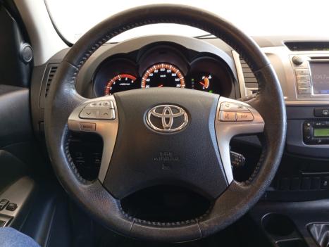 TOYOTA Hilux Caminhonete 3.0 4P 4X4 TURBO DIESEL CABINE DUPLA LIMITED EDITION AUTOMÁTICO, Foto 10 TOYOTA Hilux Caminhonete 3.0 4P 4X4 TURBO DIESEL CABINE DUPLA LIMITED EDITION AUTOMÁTICO, Foto 10