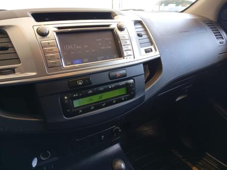 TOYOTA Hilux Caminhonete 3.0 4P 4X4 TURBO DIESEL CABINE DUPLA LIMITED EDITION AUTOMÁTICO, Foto 11 TOYOTA Hilux Caminhonete 3.0 4P 4X4 TURBO DIESEL CABINE DUPLA LIMITED EDITION AUTOMÁTICO, Foto 11