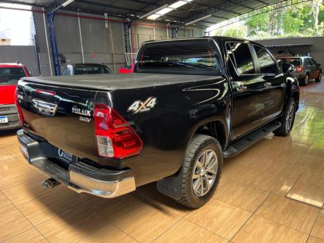 TOYOTA Hilux Caminhonete 3.0 16V 4P 4X4 SRV TURBO DIESEL CABINE DUPLA AUTOMTICO, Foto 4