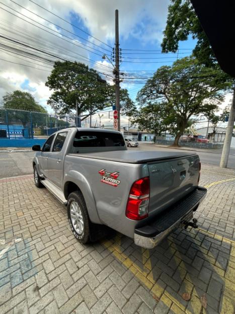 TOYOTA Hilux Caminhonete 3.0 4P 4X4 SRV TURBO DIESEL CABINE DUPLA LIMITED EDITION AUTOMTICO, Foto 3