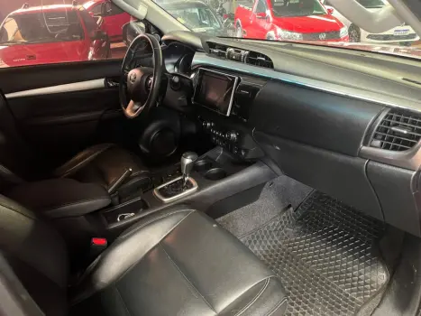 TOYOTA Hilux Caminhonete 2.8 16V SRX 4X4 TURBO DIESEL CABINE DUPLA AUTOMTICO, Foto 6