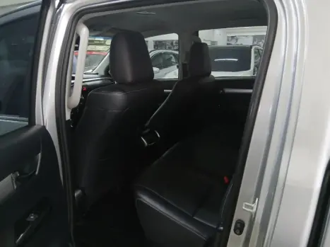 TOYOTA Hilux Caminhonete 2.8 16V SRX 4X4 TURBO DIESEL CABINE DUPLA AUTOMTICO, Foto 10