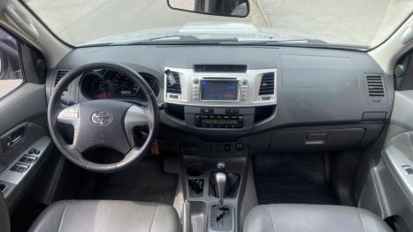 TOYOTA Hilux Caminhonete 3.0 4P 4X4 SRV TURBO DIESEL CABINE DUPLA, Foto 3