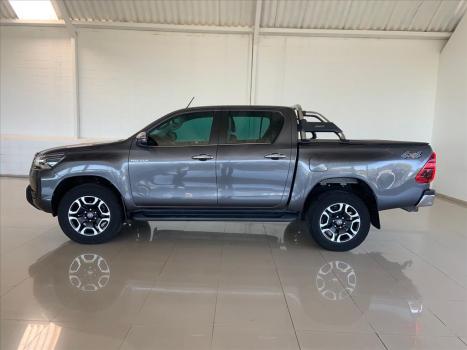 TOYOTA Hilux Caminhonete 2.8 16V SRX 4X4 TURBO DIESEL CABINE DUPLA AUTOM�TICO, Foto 3