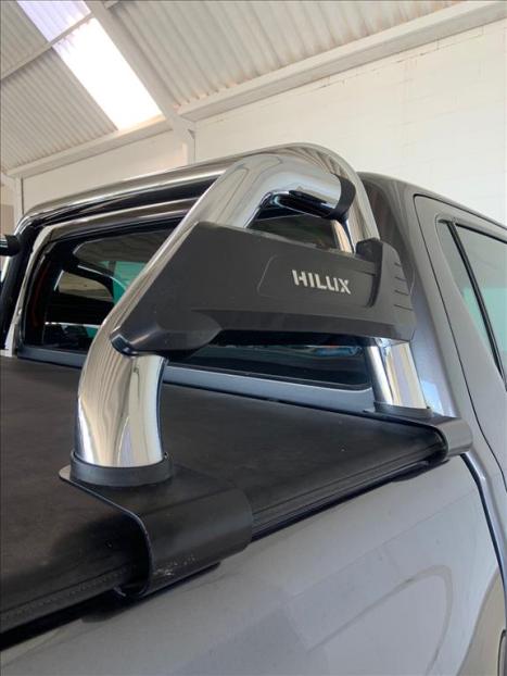 TOYOTA Hilux Caminhonete 2.8 16V SRX 4X4 TURBO DIESEL CABINE DUPLA AUTOM�TICO, Foto 19