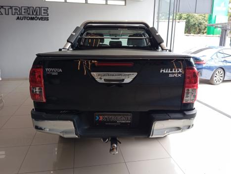 TOYOTA Hilux Caminhonete 2.8 16V SRX 4X4 DIESEL CABINE DUPLA AUTOM�TICO, Foto 4