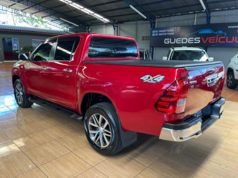 TOYOTA Hilux Caminhonete 2.8 16V SRX 4X4 DIESEL CABINE DUPLA AUTOM�TICO, Foto 4