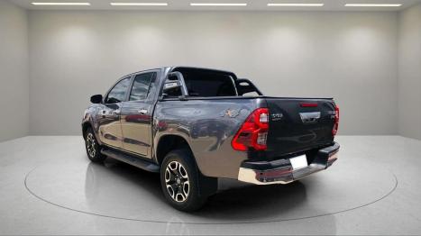 TOYOTA Hilux Caminhonete 2.8 16V SRX 4X4 TURBO DIESEL CABINE DUPLA AUTOM�TICO, Foto 3