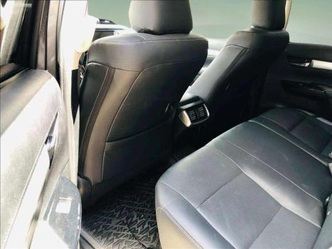 TOYOTA Hilux Caminhonete 2.8 16V SRX 4X4 TURBO DIESEL CABINE DUPLA AUTOM�TICO, Foto 5