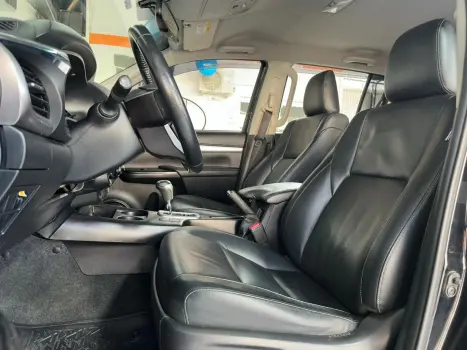 TOYOTA Hilux Caminhonete 2.8 16V SRV 4X4 DIESEL CABINE DUPLA AUTOM�TICO, Foto 14
