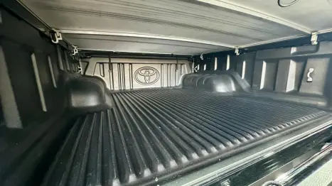 TOYOTA Hilux Caminhonete 2.8 16V SRV 4X4 DIESEL CABINE DUPLA AUTOM�TICO, Foto 16