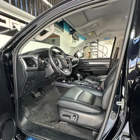 TOYOTA Hilux Caminhonete 2.8 16V SRV 4X4 DIESEL CABINE DUPLA AUTOM�TICO, Foto 30