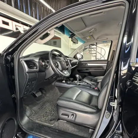 TOYOTA Hilux Caminhonete 2.8 16V SRV 4X4 DIESEL CABINE DUPLA AUTOM�TICO, Foto 31