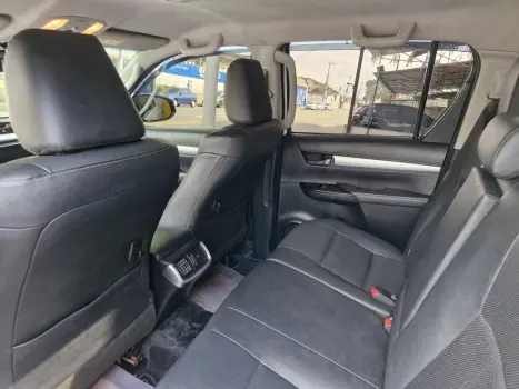 TOYOTA Hilux Caminhonete 2.8 16V SRX 4X4 TURBO DIESEL CABINE DUPLA AUTOM�TICO, Foto 6