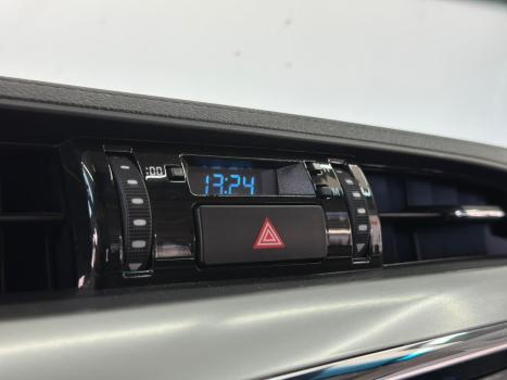 TOYOTA Hilux Caminhonete 2.8 16V SRX 4X4 TURBO DIESEL CABINE DUPLA AUTOM�TICO, Foto 8