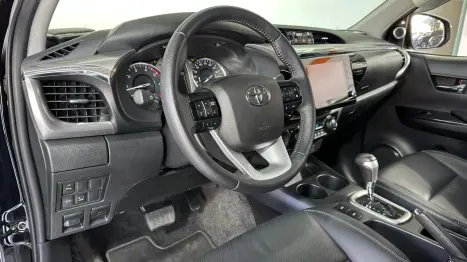 TOYOTA Hilux Caminhonete 2.8 16V SRX 4X4 TURBO DIESEL CABINE DUPLA AUTOM�TICO, Foto 13