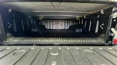 TOYOTA Hilux Caminhonete 2.8 16V SRX 4X4 TURBO DIESEL CABINE DUPLA AUTOM�TICO, Foto 16