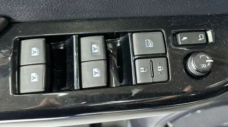 TOYOTA Hilux Caminhonete 2.8 16V SRX 4X4 TURBO DIESEL CABINE DUPLA AUTOM�TICO, Foto 17