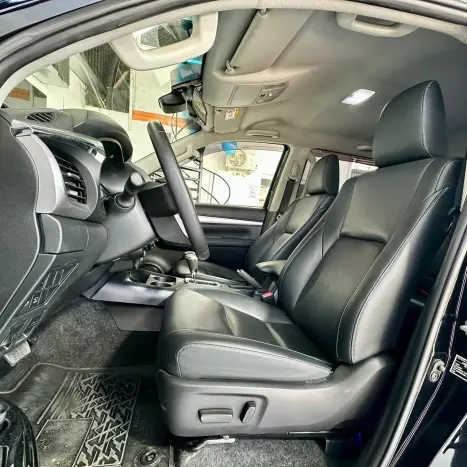 TOYOTA Hilux Caminhonete 2.8 16V SRX 4X4 TURBO DIESEL CABINE DUPLA AUTOM�TICO, Foto 20