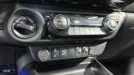 TOYOTA Hilux Caminhonete 2.8 16V SRX 4X4 TURBO DIESEL CABINE DUPLA AUTOM�TICO, Foto 16