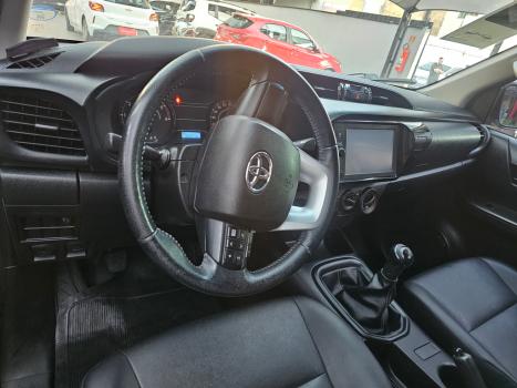 TOYOTA Hilux Caminhonete 2.8 16V 4P SR 4X4 DIESEL CABINE DUPLA AUTOM�TICO, Foto 9