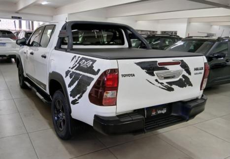 TOYOTA Hilux Caminhonete 2.8 16V 4P SR 4X4 DIESEL CHALLENGE CABINE DUPLA AUTOM�TICO, Foto 2