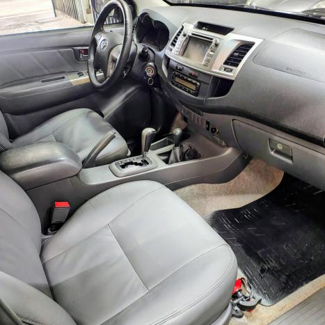 TOYOTA Hilux Caminhonete 3.0 4P 4X4 DIESEL CABINE DUPLA, Foto 4