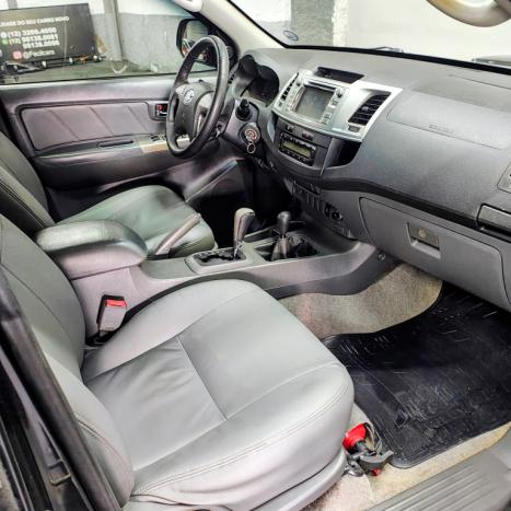 TOYOTA Hilux Caminhonete 3.0 4P 4X4 DIESEL CABINE DUPLA, Foto 5