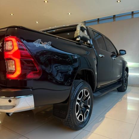 TOYOTA Hilux Caminhonete 2.8 16V SRX 4X4 TURBO DIESEL CABINE DUPLA AUTOM�TICO, Foto 4