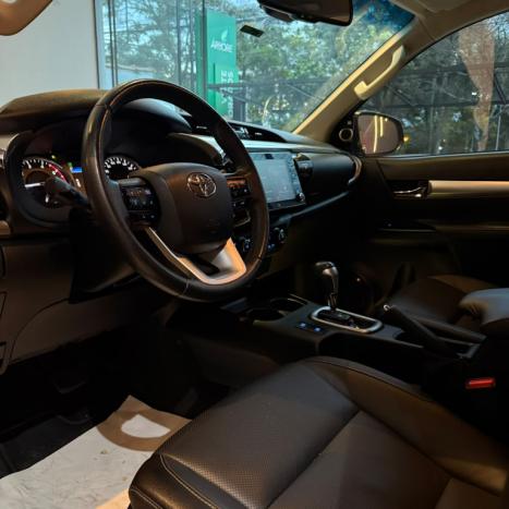 TOYOTA Hilux Caminhonete 2.8 16V SRX 4X4 TURBO DIESEL CABINE DUPLA AUTOM�TICO, Foto 8