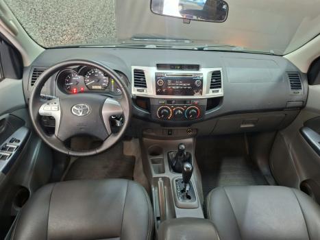 TOYOTA Hilux Caminhonete 3.0 4P SR 4X4 TURBO DIESEL CABINE DUPLA AUTOMÁTICO, Foto 2