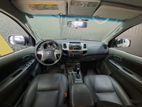 TOYOTA Hilux Caminhonete 3.0 4P SR 4X4 TURBO DIESEL CABINE DUPLA AUTOMÁTICO, Foto 13